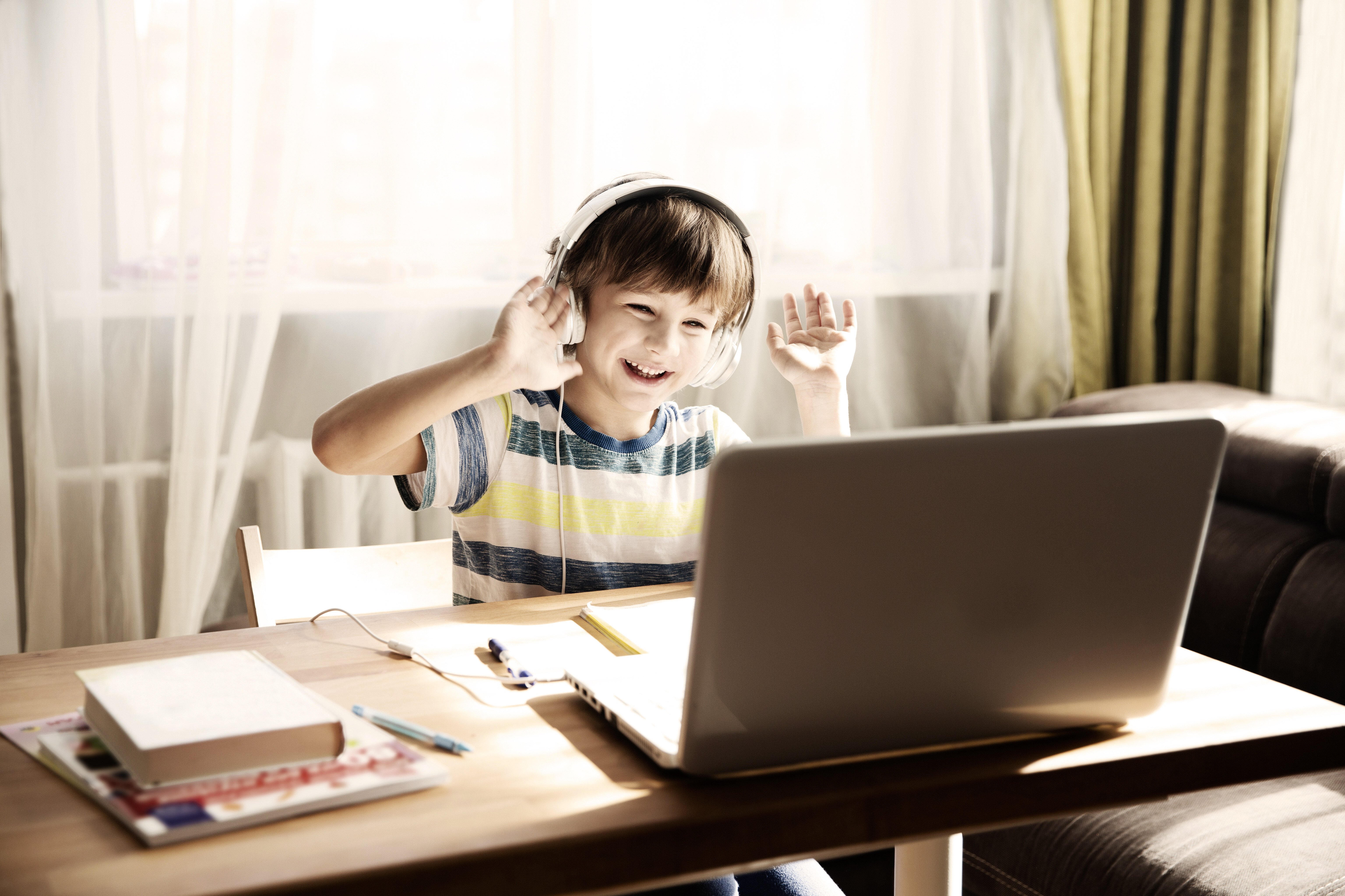 Happy_boy_computor